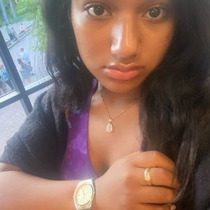 Meet your Posher, Esperanza